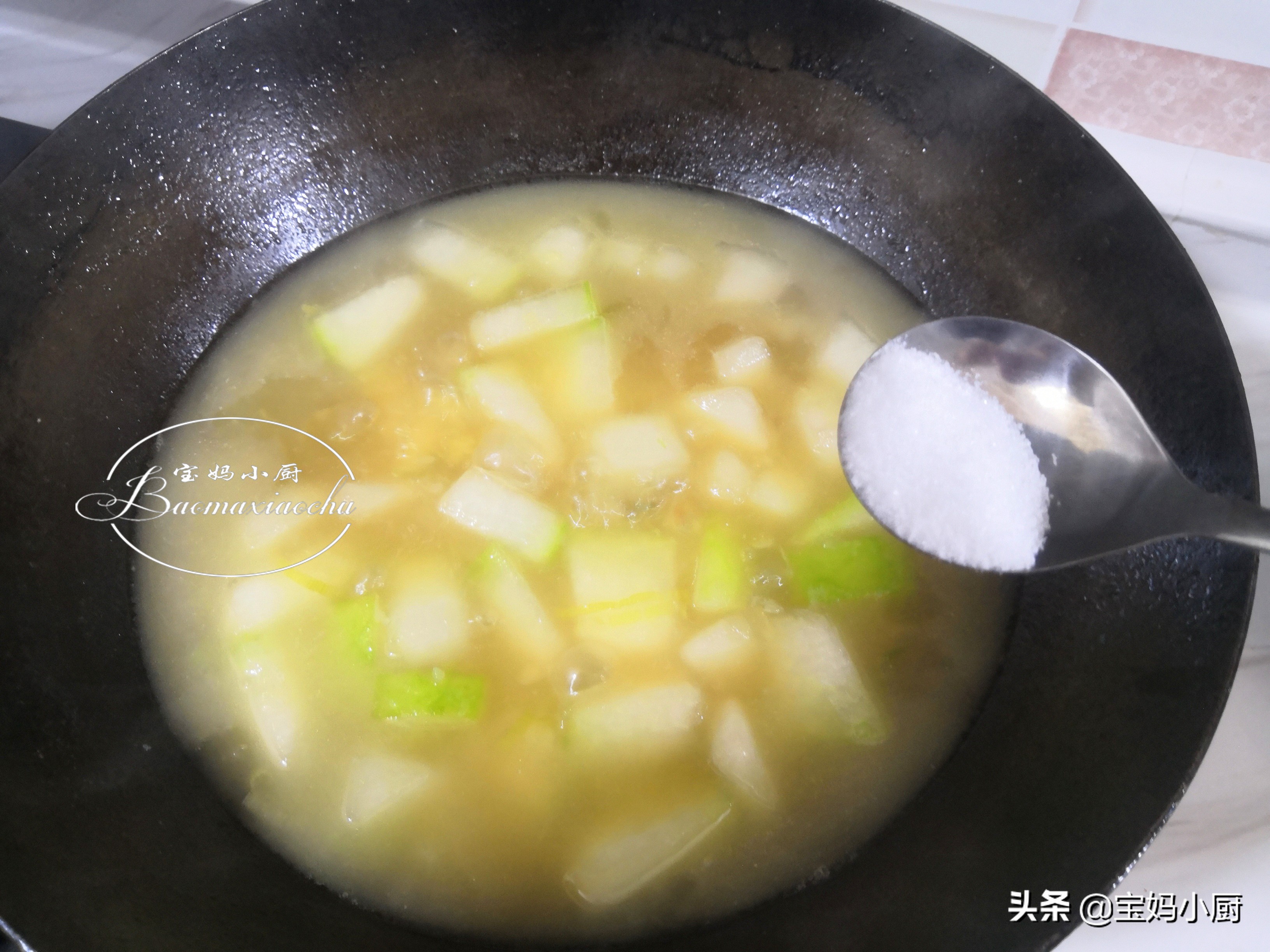 夏季减肥要喝的汤，有肉有菜高蛋白，营养多热量低，好吃助减肉