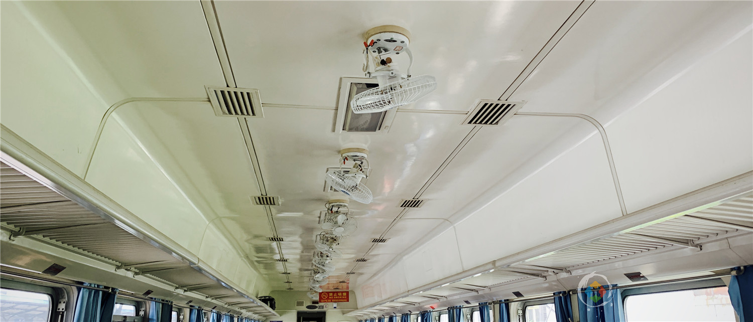 重庆市内旅游攻略：在菜园坝坐火车，10分钟后到站，5元玩一天