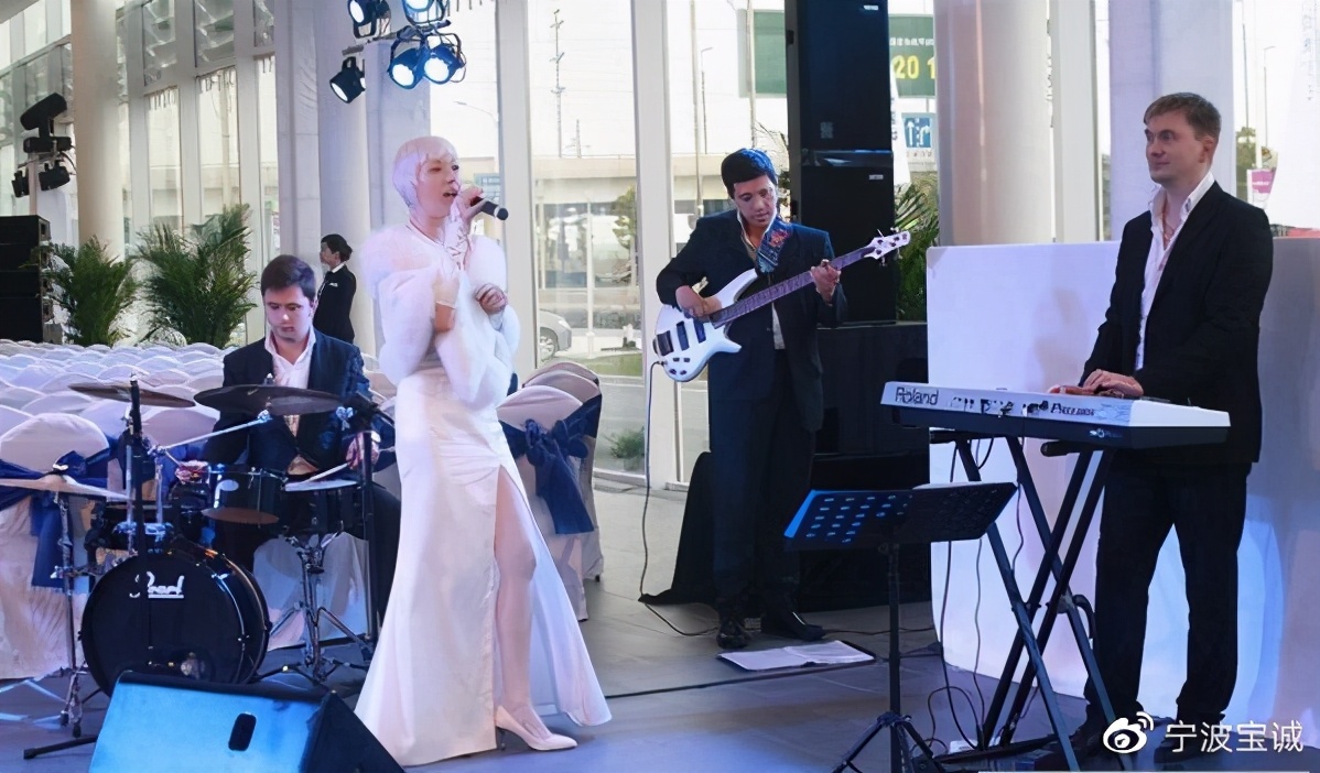 暗夜骑士，驰骋暮色 | 全新BMW X6万圣节音乐Party