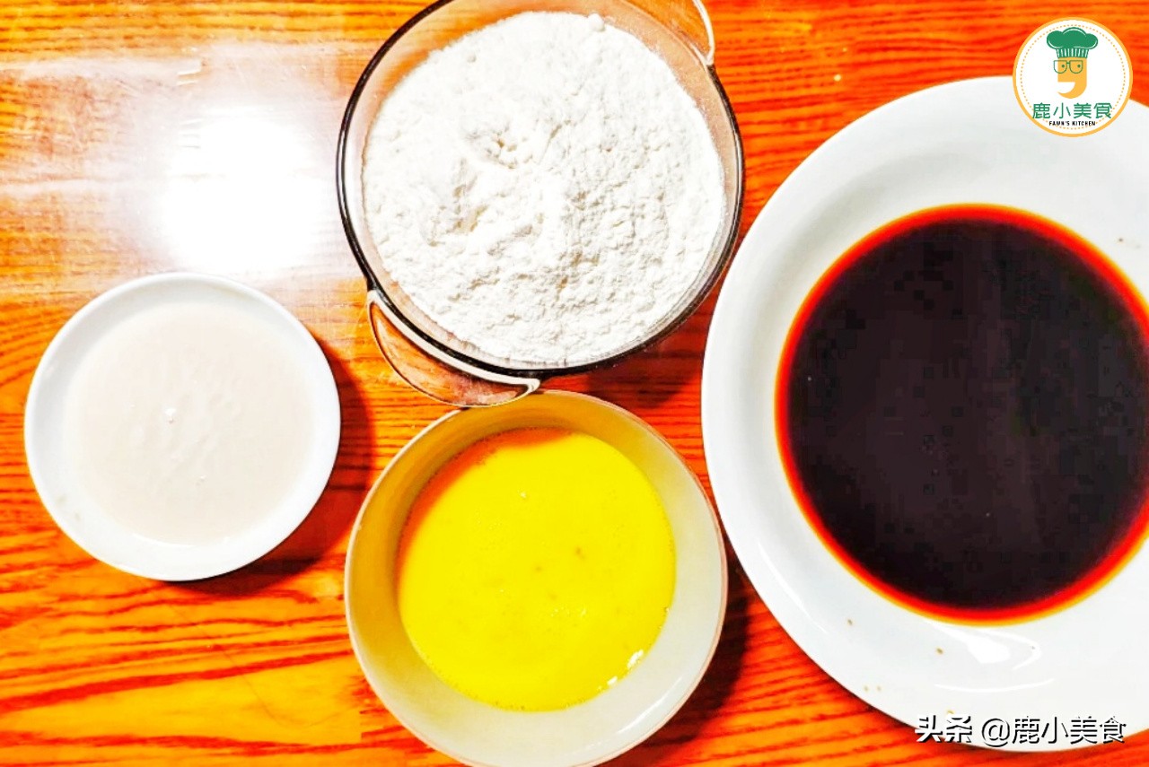 鬆軟香甜的紅糖發糕，不用揉麵，比饅頭還簡單，孩子隔天吵著要吃