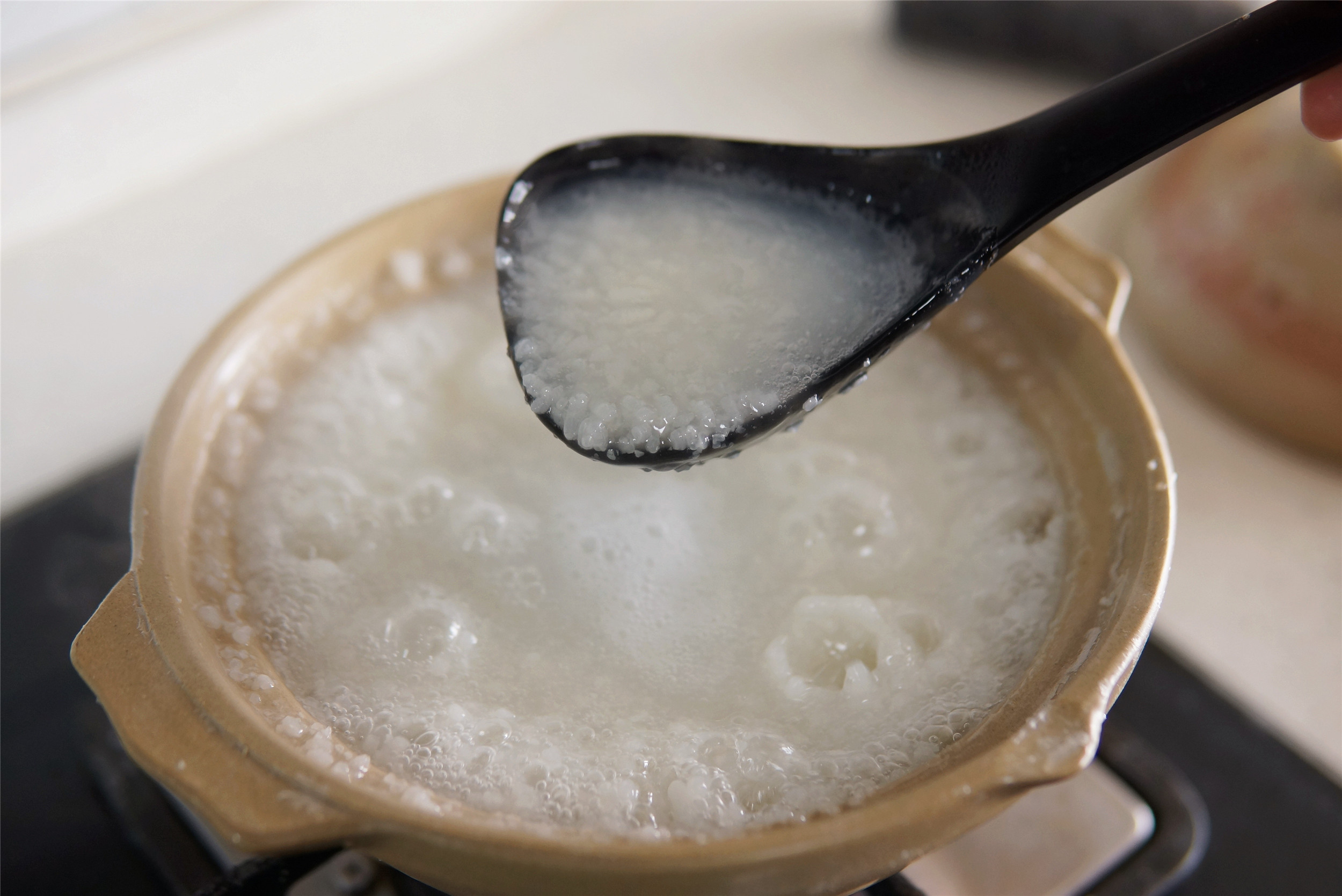 春天要常喝粥，大米加豬肝這樣煮，溫和更有營養，熬一鍋特香