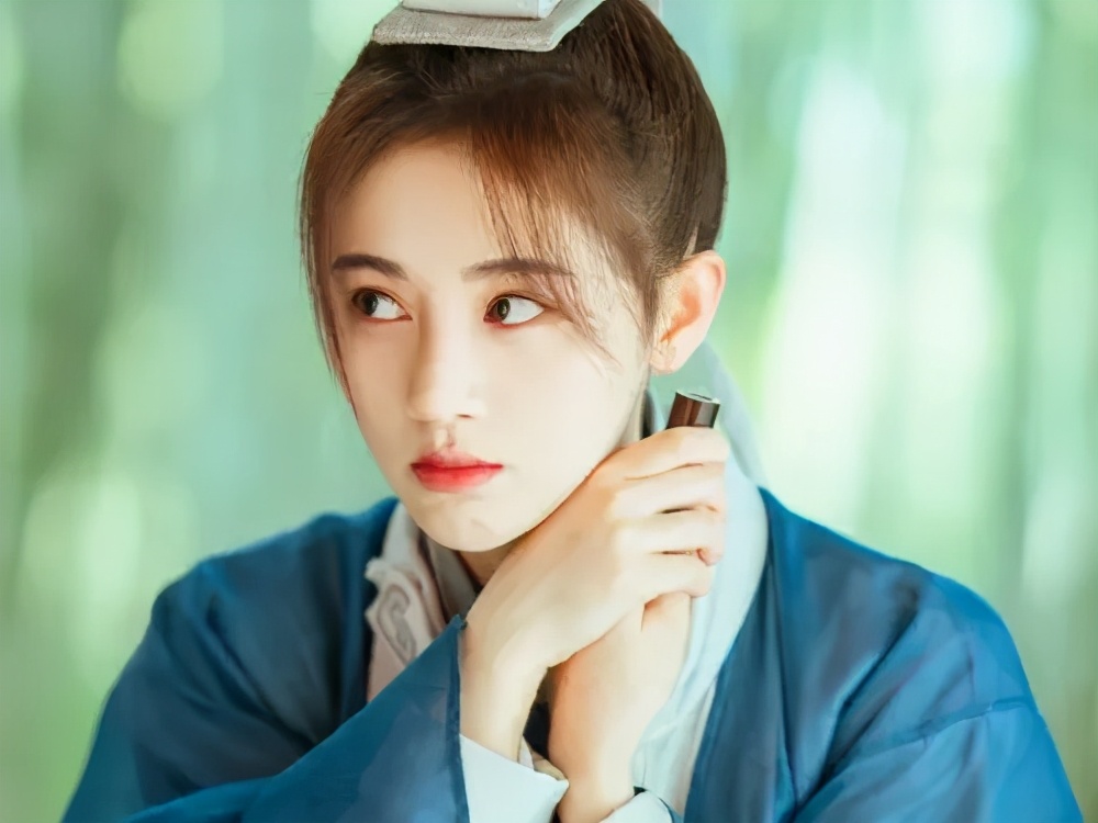 女明星为了发际线有多拼？蒋梦婕戴假发片，鞠