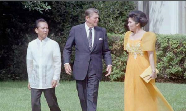 菲律賓前總統，帶300箱行李、上百億逃往美國，下飛機全被沒收