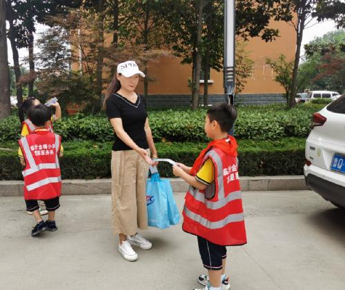 临沂金盾小学怎么样?禁毒宣传志愿服务活动(图2)