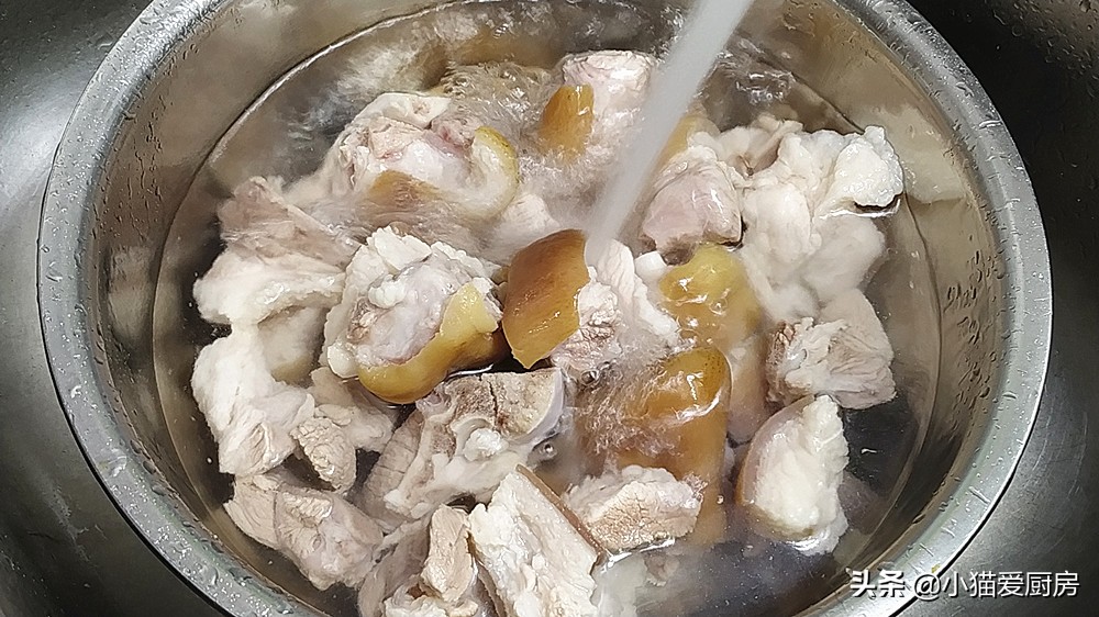 圖片[9]-秋冬季節蓮藕和豬蹄要這樣吃 配料和做法都很簡單 燉一鍋不夠吃-起舞食譜網