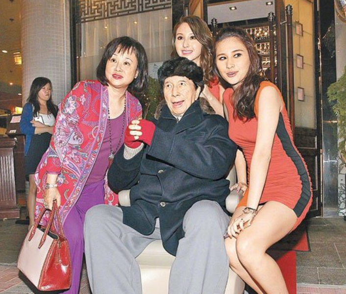 赌王何鸿燊去世，网友却为他家产操碎了心，奚