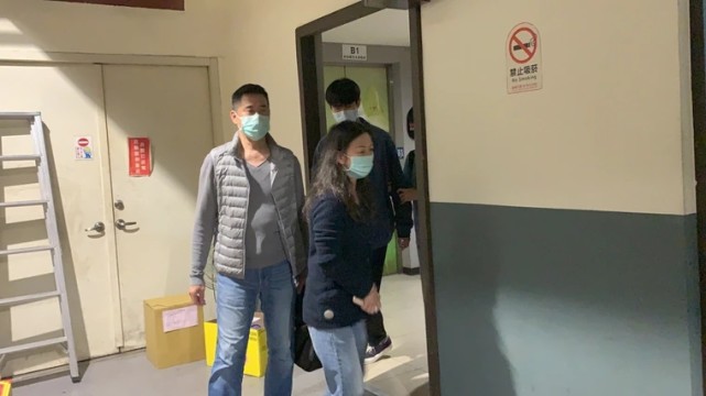 女歌手墜樓亡，手機通話內容曝光，其母只差20分鐘便可救她一命