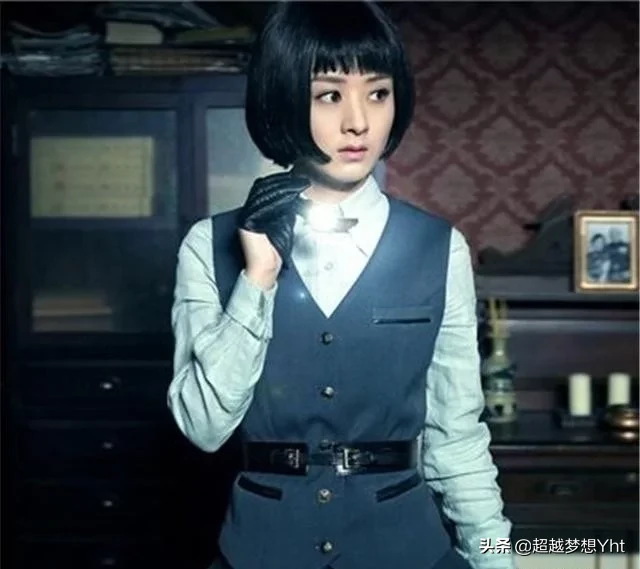 刑场上，她笑对刽子手说，拜托打准点，别让我