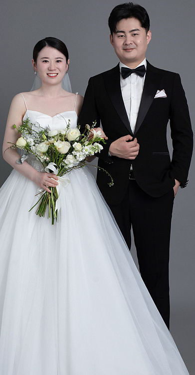 岳云鹏外甥官宣结婚！晒婚纱照被赞有夫妻相，德云社师兄弟齐祝福
