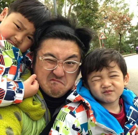 模特出身只能出演配角，养4个孩子压力太大，无