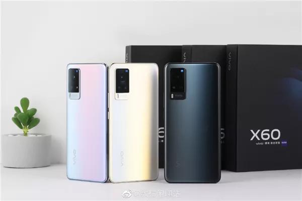 本月底即將登場(chǎng)的三款旗艦：價(jià)格輕松破四千