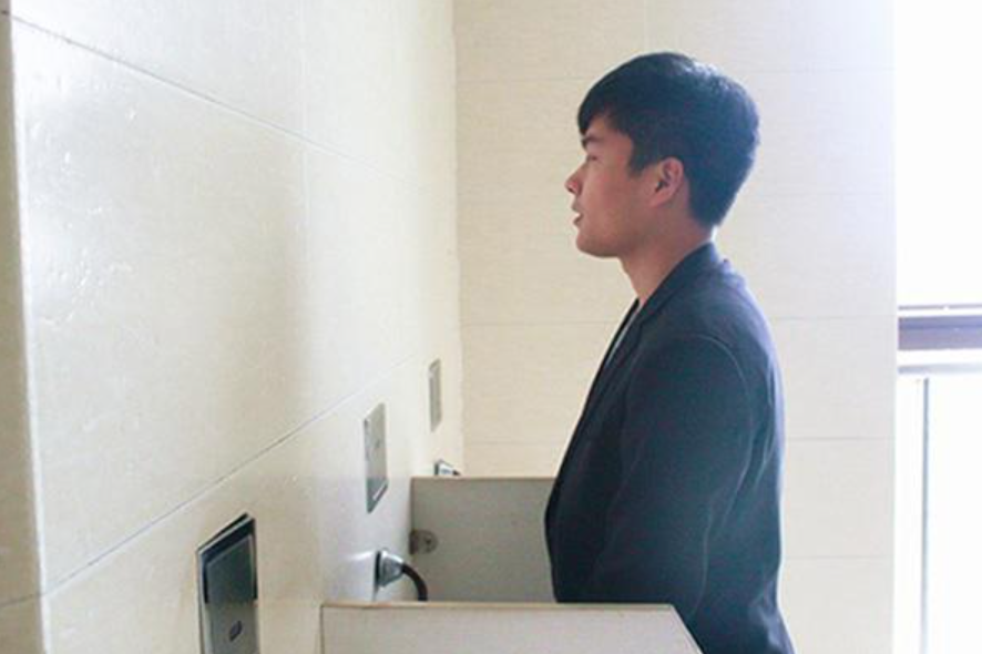 一喝水就想上廁所的人，說明腎功能出現問題？ 這些原因你該知道