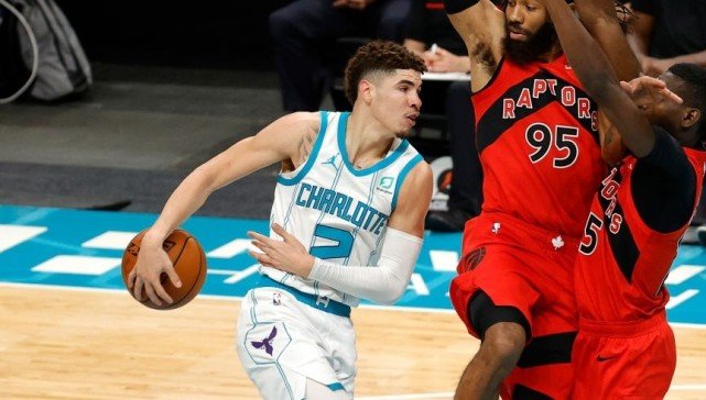 三球首秀狂搶10籃板！投籃5中0太鐵，但傳球卻太美，美媒：他讓我想起MCW！（影）-黑特籃球-NBA新聞影音圖片分享社區