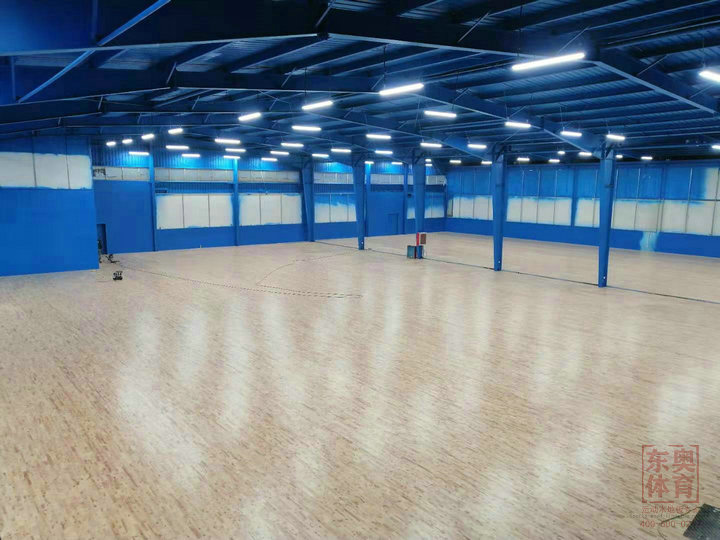 东奥体育｜实木运动地板为什么会有色差？