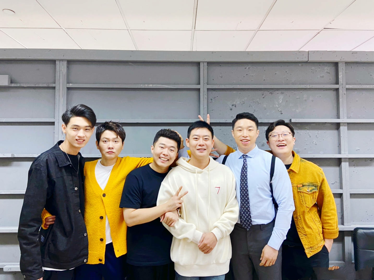 《欢乐喜剧人》栾云平除了为堂良饼四卖力助演