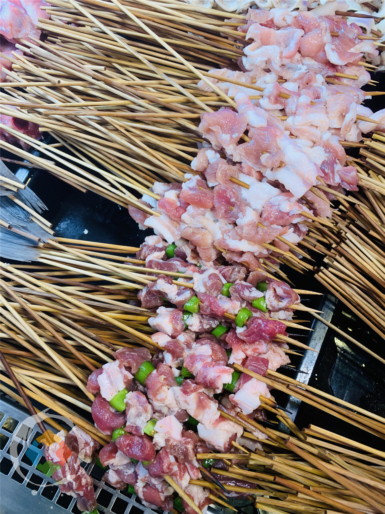 重庆独一无二的烧烤，一条耗儿鱼35元，让北方人吃了还想吃