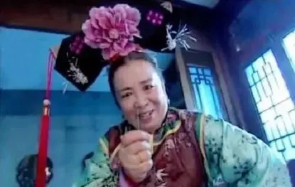 赵薇被封杀后,“容嬷嬷”又火了