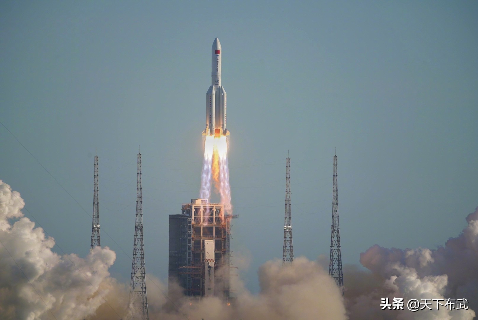 近地运载25吨，建设空间站全靠它，长征-5B在全球处于什么水平？