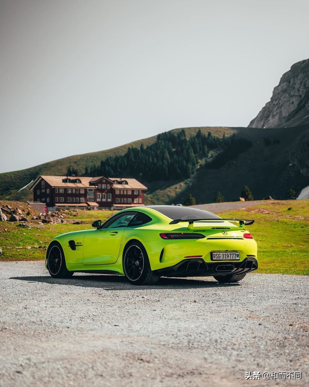 奔驰AMG GT-R绿魔诱惑，这颜色真TM像极了爱情