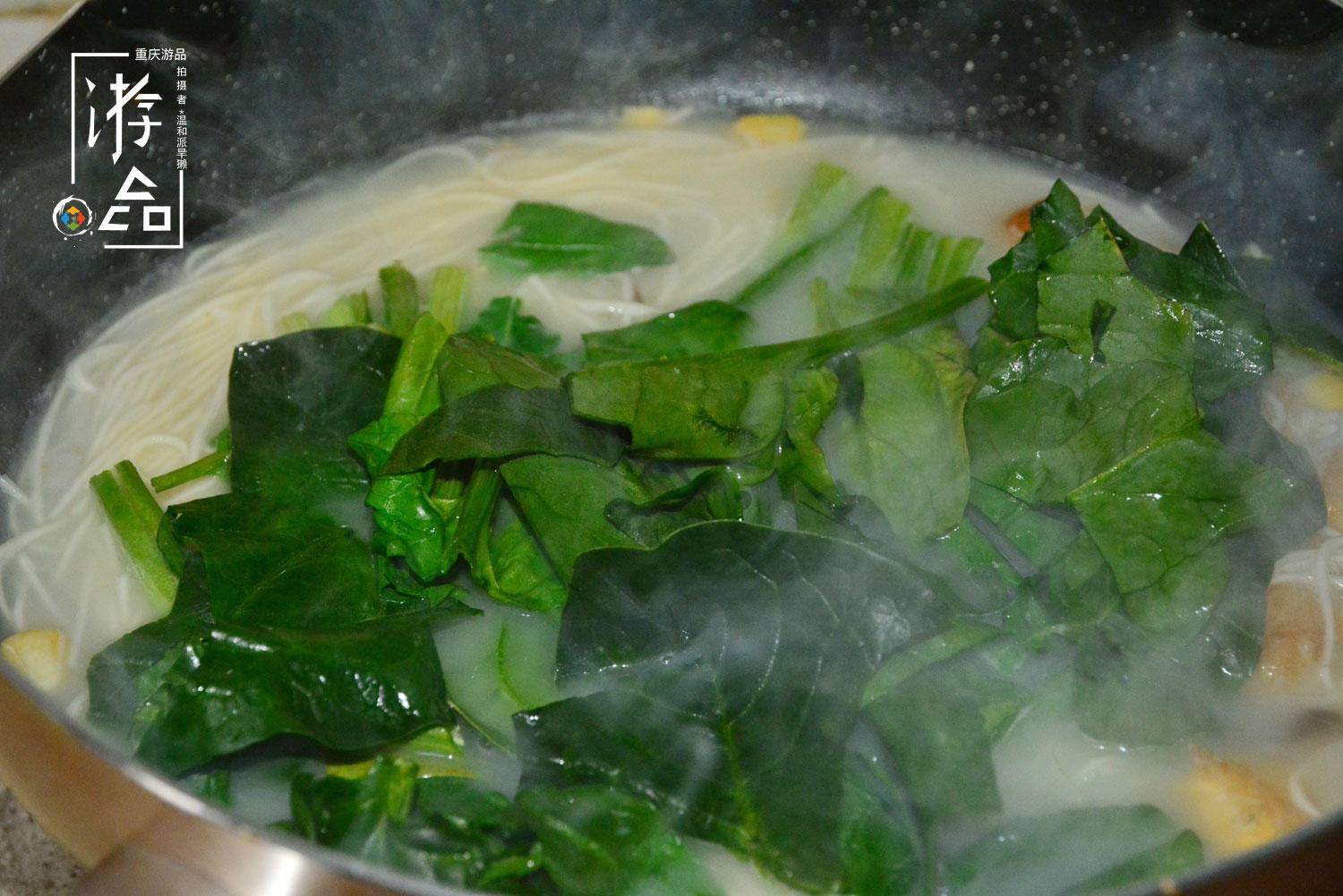 重庆小面出方便面了？十余种料调成的汤底，流水线岂能复制