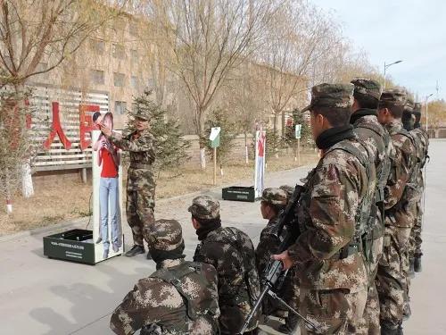 侯<a href=http://www.cngansu.cn/news/ target=_blank class=infotextkey></a>ܶӣǧ 쾫