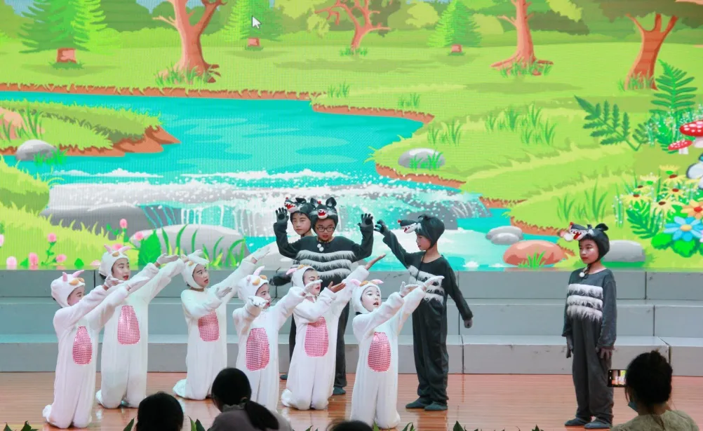 成都市双流区棠湖小学——阅读活动｜童话里绽放 阅读中成长