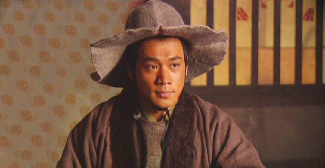 老版武松的扮演者是丁海峰,就是《人民的名义》里赵东来局长的扮演者