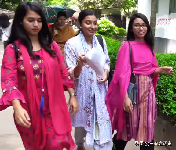 比印度还脏乱差，人口超1.6亿的孟加拉为什么如