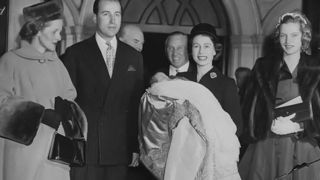 “唐顿庄园”的主人，英女王随叫随到的蓝颜知