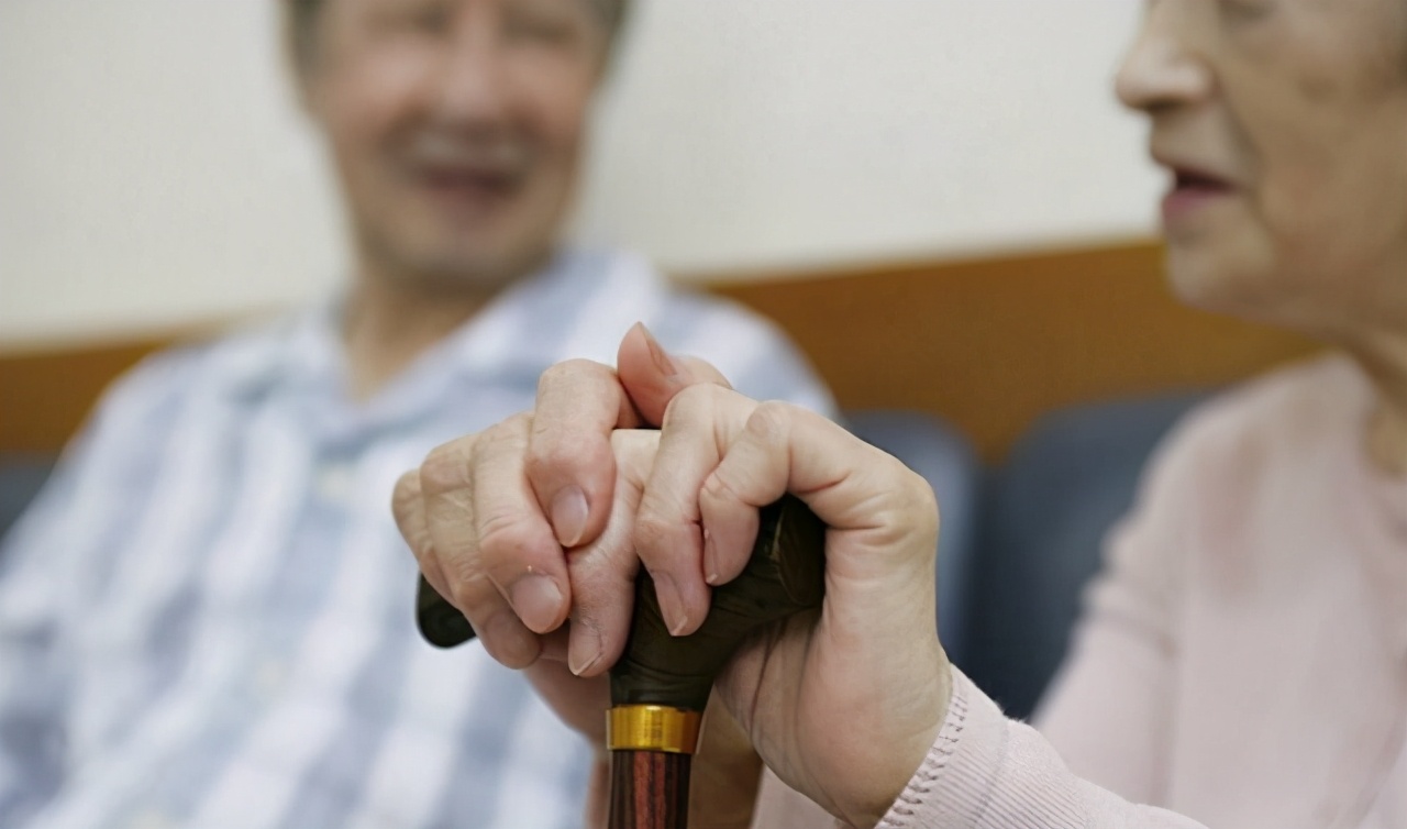 明年养老金或将上涨，专家回应，上调可能性较大