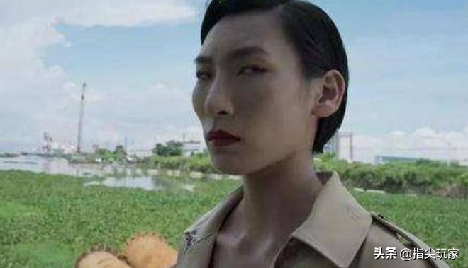 她长得像男人，出道9年不温不火，后因《小女花不弃》走红