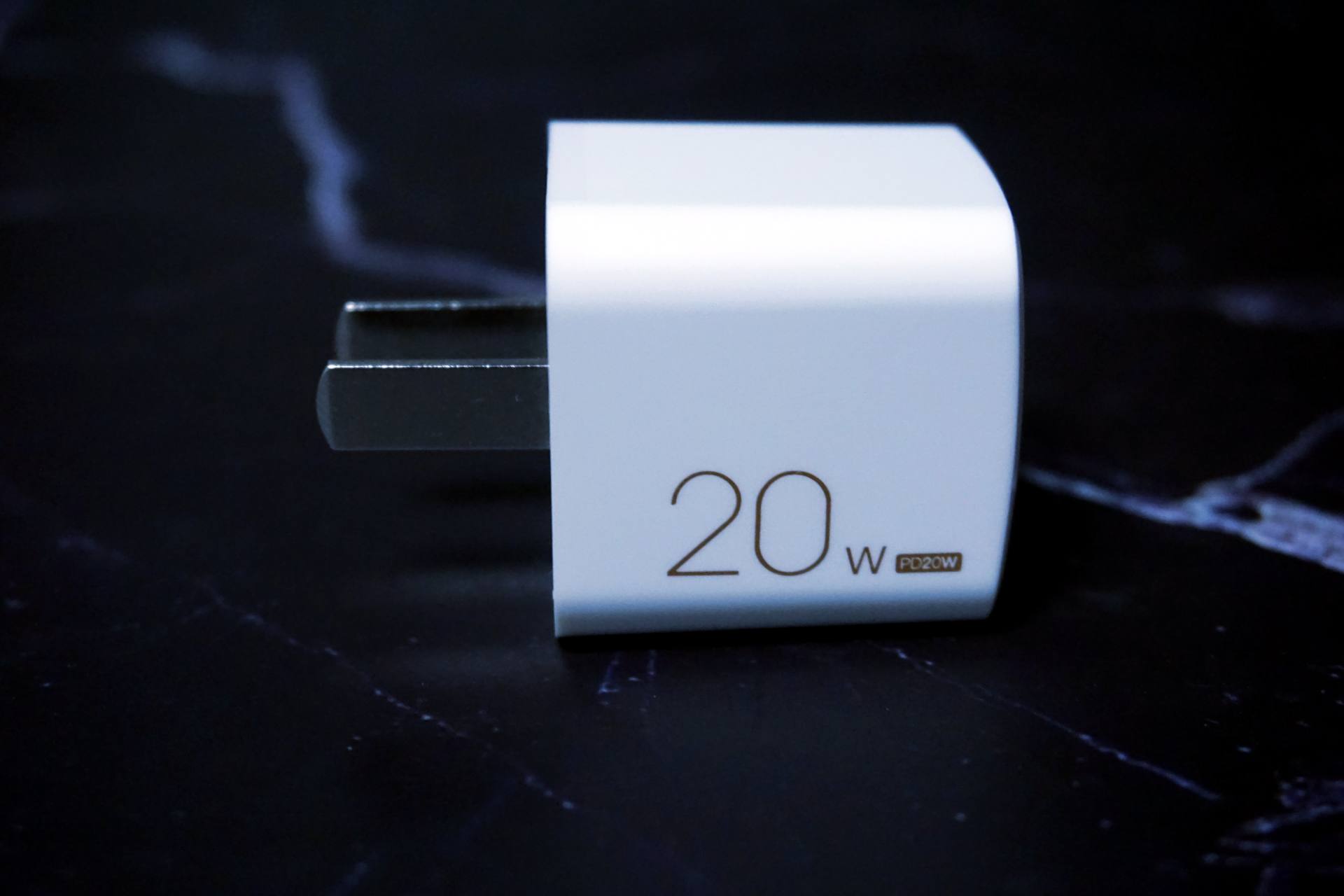 小？但足够强！sanag20W PD快充头畅快体验