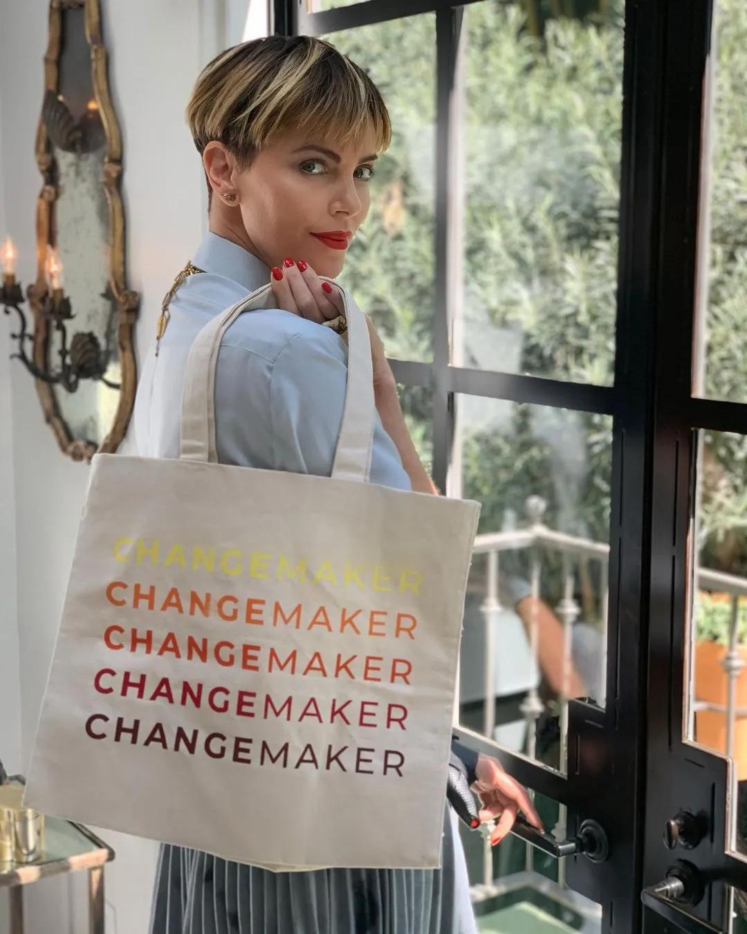 不婚主义单亲妈妈，美貌冠绝世界，怎么把人生