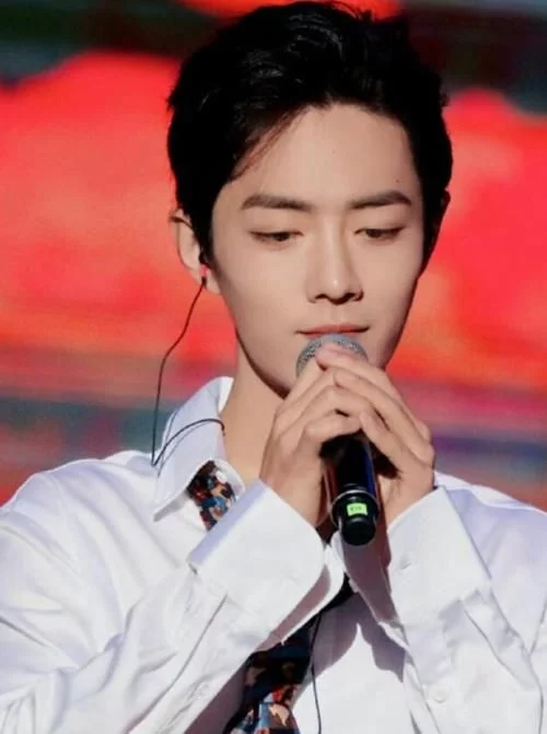 当男明星没有刘海后,宋威龙成熟,肖战帅炸,