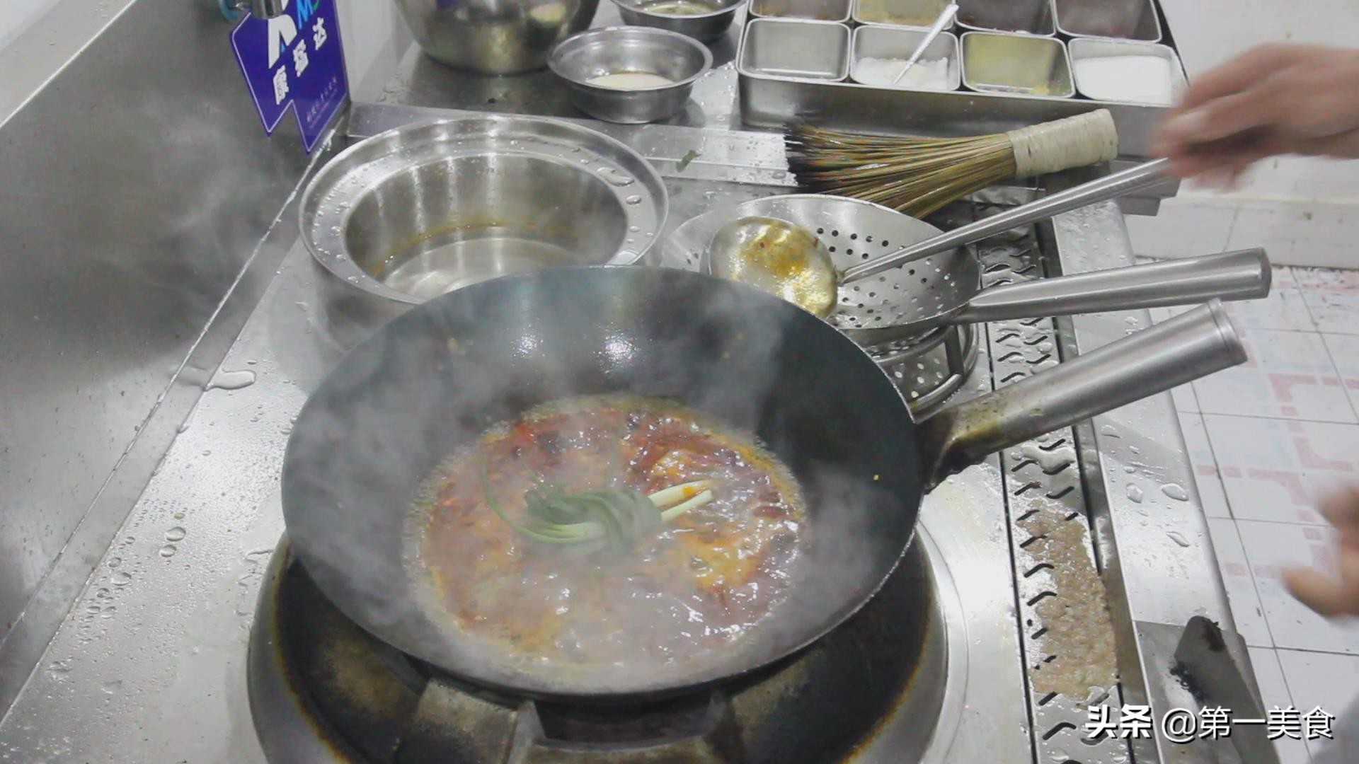 图片[6]-土豆烧牛肉做法步骤图 色泽红润的-起舞食谱网