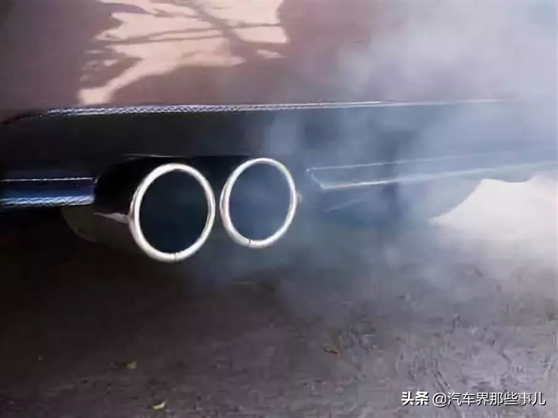 當排氣管冒出白煙 藍煙 黑煙時 代表汽車出現故障了嗎 汽車界那些事兒 Mdeditor