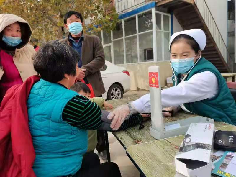 开封市人民医院联合杞县中心医院举行大型义诊活动