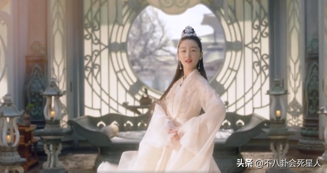 周冬雨“下凡”演古偶是败笔，7个女配颜值高，两位新疆演员惊艳