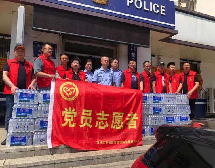 护航高考，非公党员志愿者在行动