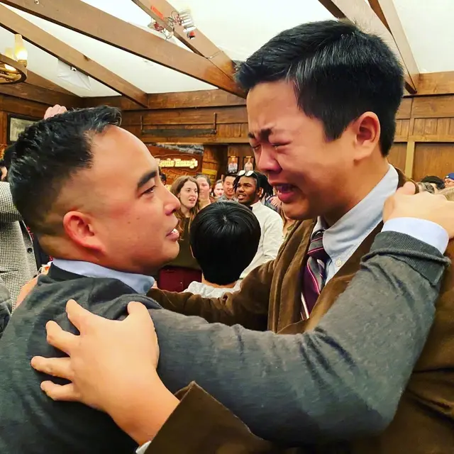 美剧《初来乍到》大结局(共6季) --练习口语的优秀剧集。
