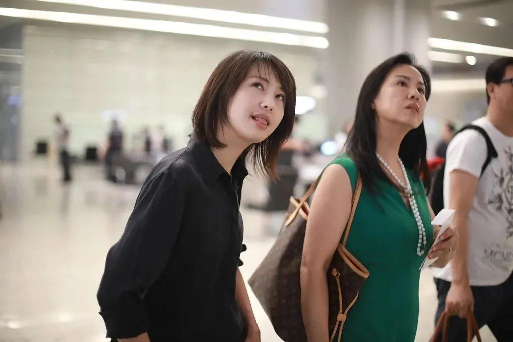 时代精神病人：郑爽