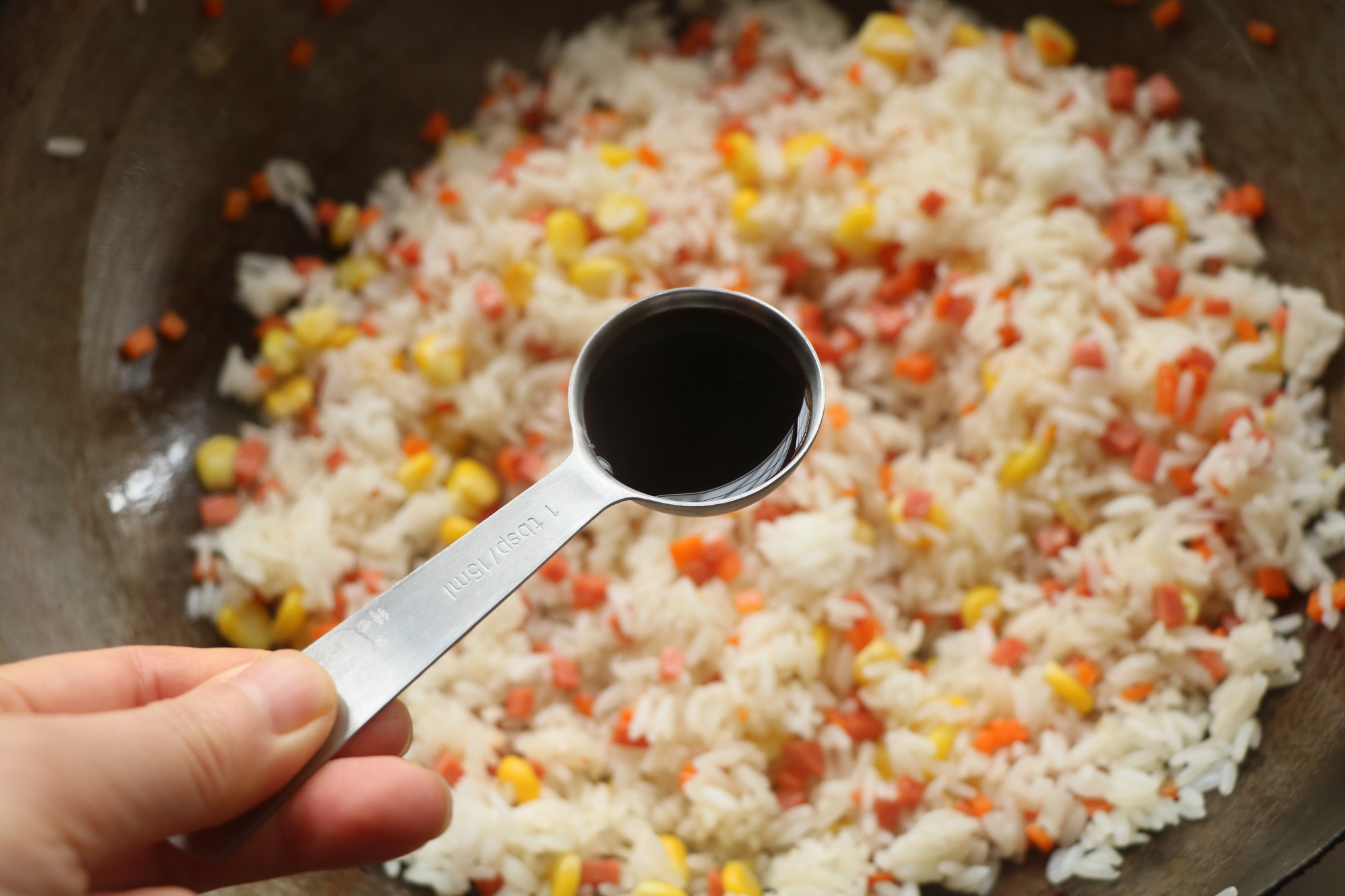 Yangzhou fried rice is so delicious that it’s not greasy to eat every day, it’s golden and attractive, and the grains are distinct