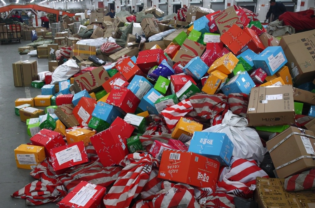 刘强东果然高瞻远瞩：中国邮政公布快递数据，京东却早已出手