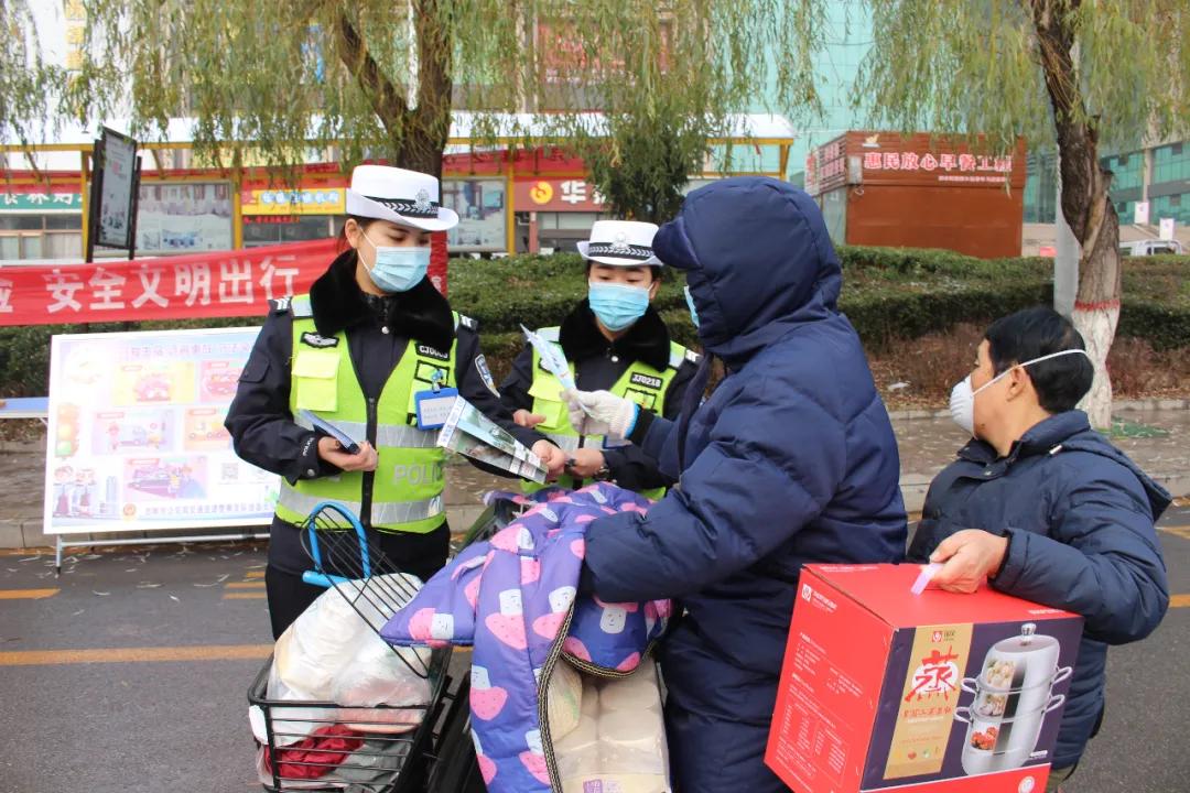 全民参与宣传 共建和谐家园——邯郸市交巡警各大队积极开展交通安全主题宣传活动