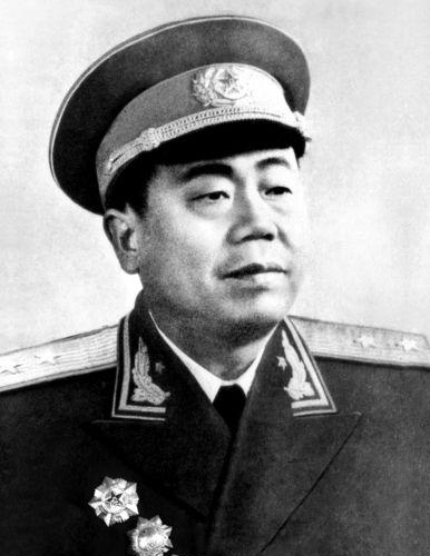 开国中将聂凤智：八路军里的宠妻达人，5分钟不见妻子就连声呼唤
