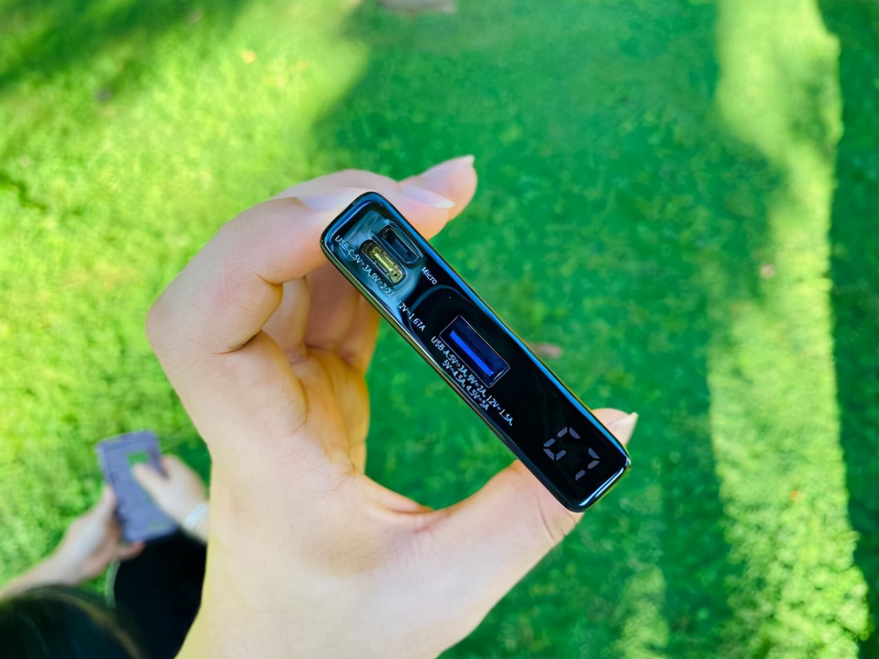aigo A10S移动电源上手测评：买iPhone手机，最好备上它