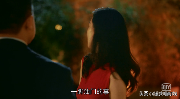 《流金岁月》：白裙刘诗诗遇上红装倪妮，但这里没有“红白之争”