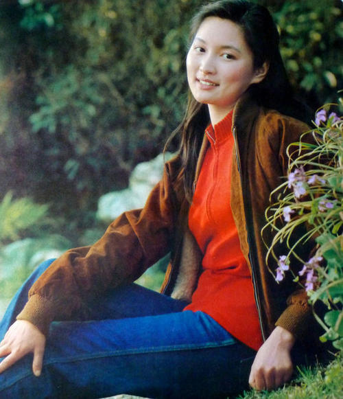 因乡村教师角色红极一时，在巅峰状态退圈，再