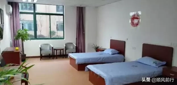 我俩儿子上清华和人大，我还是进了养老院！太