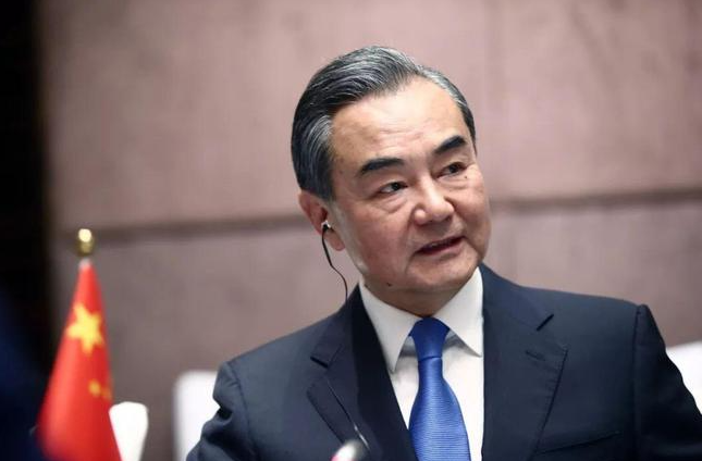 斗则奉陪到底！王毅与美通话态度强硬，日本此前频频挑事现在慌了